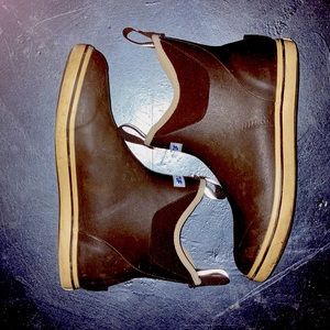Xtratuf mens ankle deck boot size 10